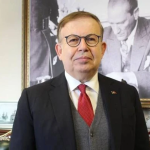 Cihat Yaycı: “Trabzon Türk’ün Has Memleketidir” 76 Cihat Yaycı: “Trabzon Türk’ün Has Memleketidir”