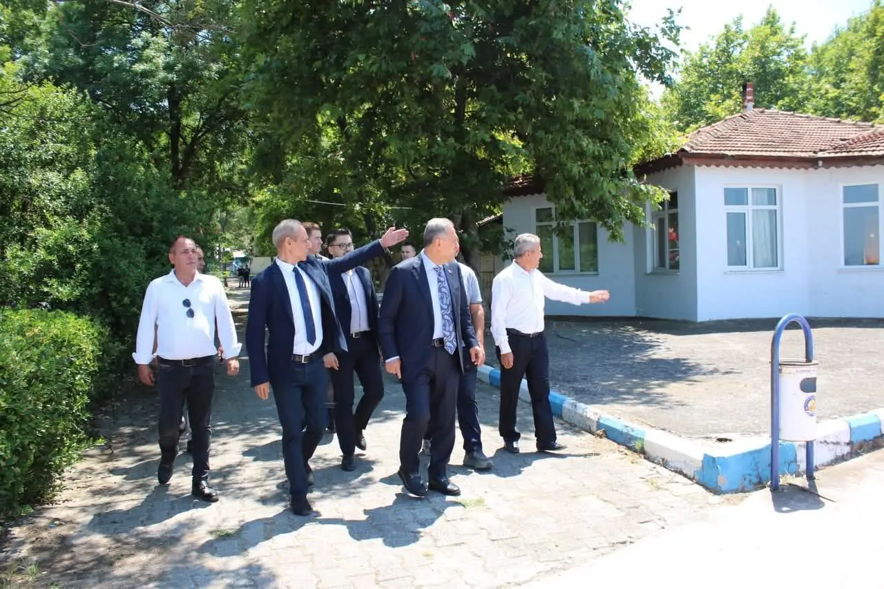 Yalova Valisi Dr. Ahmet Hamdi Usta’dan Koru Belediyesi’ne Ziyaret: Devam Eden Projeler ve Yeni Yatırımlar Masaya Yatırıldı 5 Yalova Valisi Dr. Ahmet Hamdi Usta’dan Koru Belediyesi’ne Ziyaret: Devam Eden Projeler ve Yeni Yatırımlar Masaya Yatırıldı