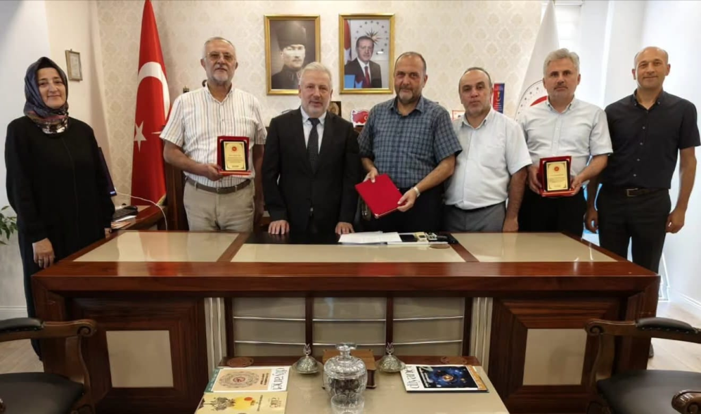 Yalova İl Müftülüğü'nde Veda Töreni: Tayin Olan Yöneticilere Hizmet Plaketi Takdim Edildi