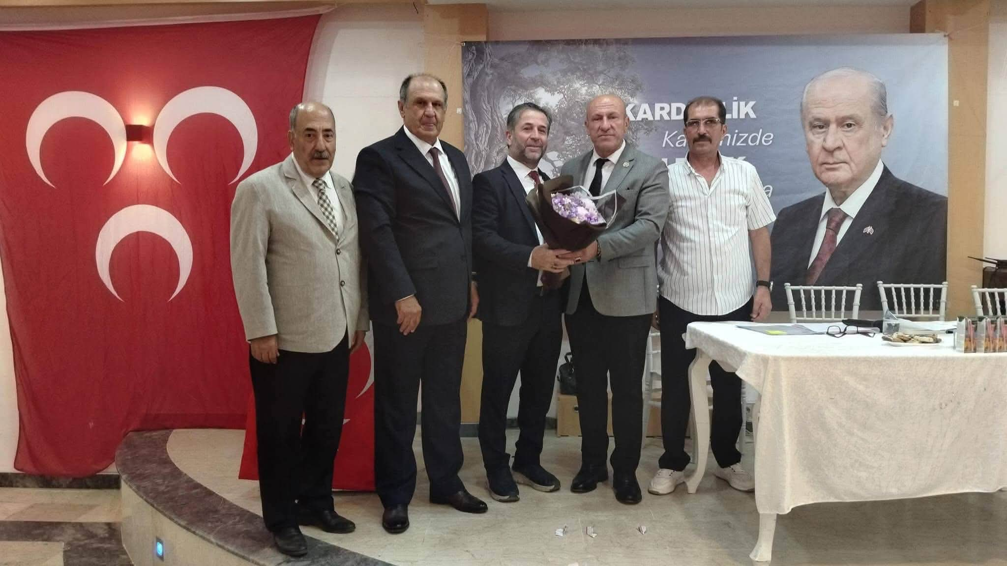 MHP Altınova İlçe Kongresi Tamamlandı: Ramazan Uysal Güven Tazeledi 5 MHP Altınova İlçe Kongresi Tamamlandı: Ramazan Uysal Güven Tazeledi