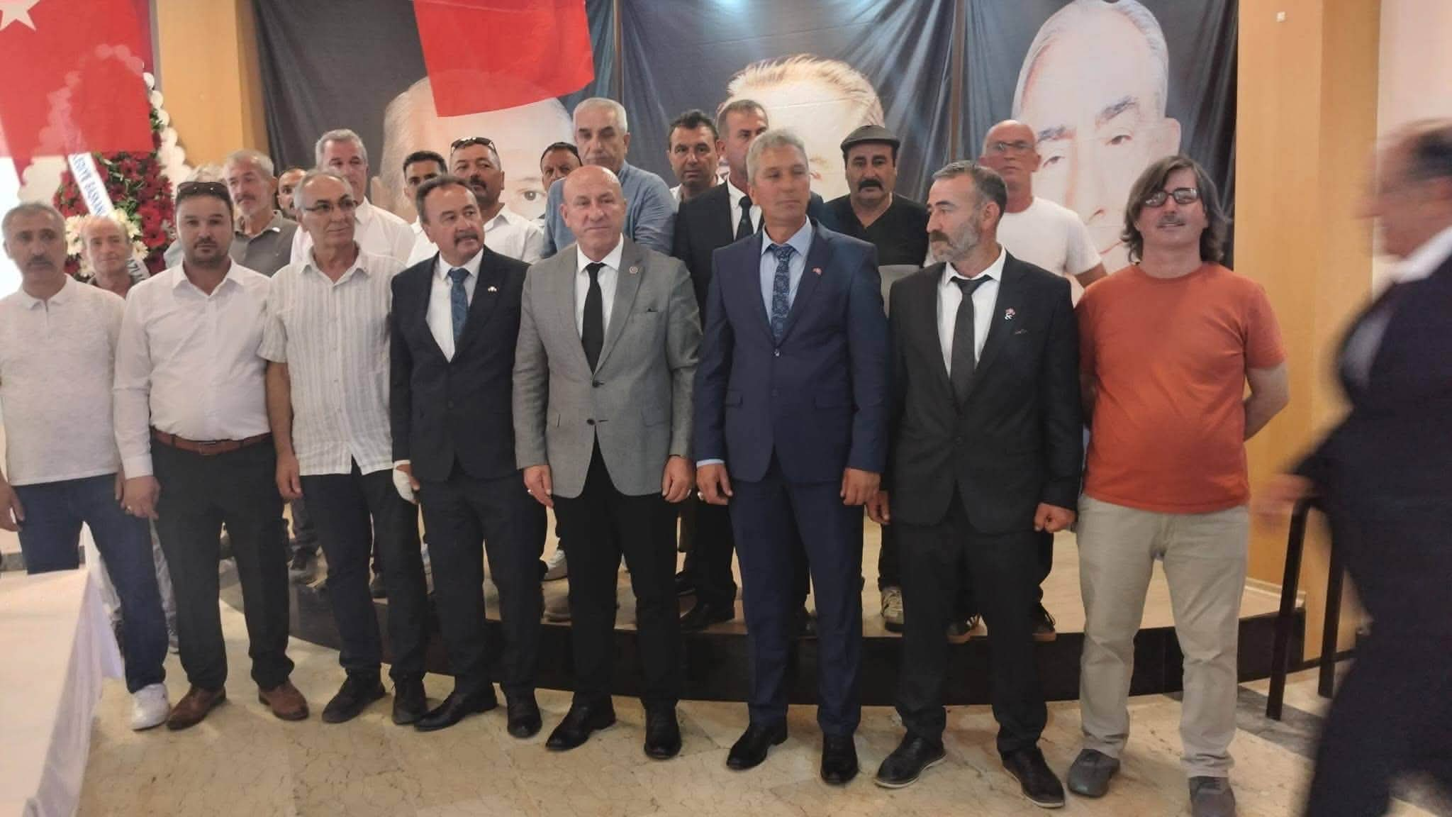 MHP Altınova İlçe Kongresi Tamamlandı: Ramazan Uysal Güven Tazeledi 9 MHP Altınova İlçe Kongresi Tamamlandı: Ramazan Uysal Güven Tazeledi