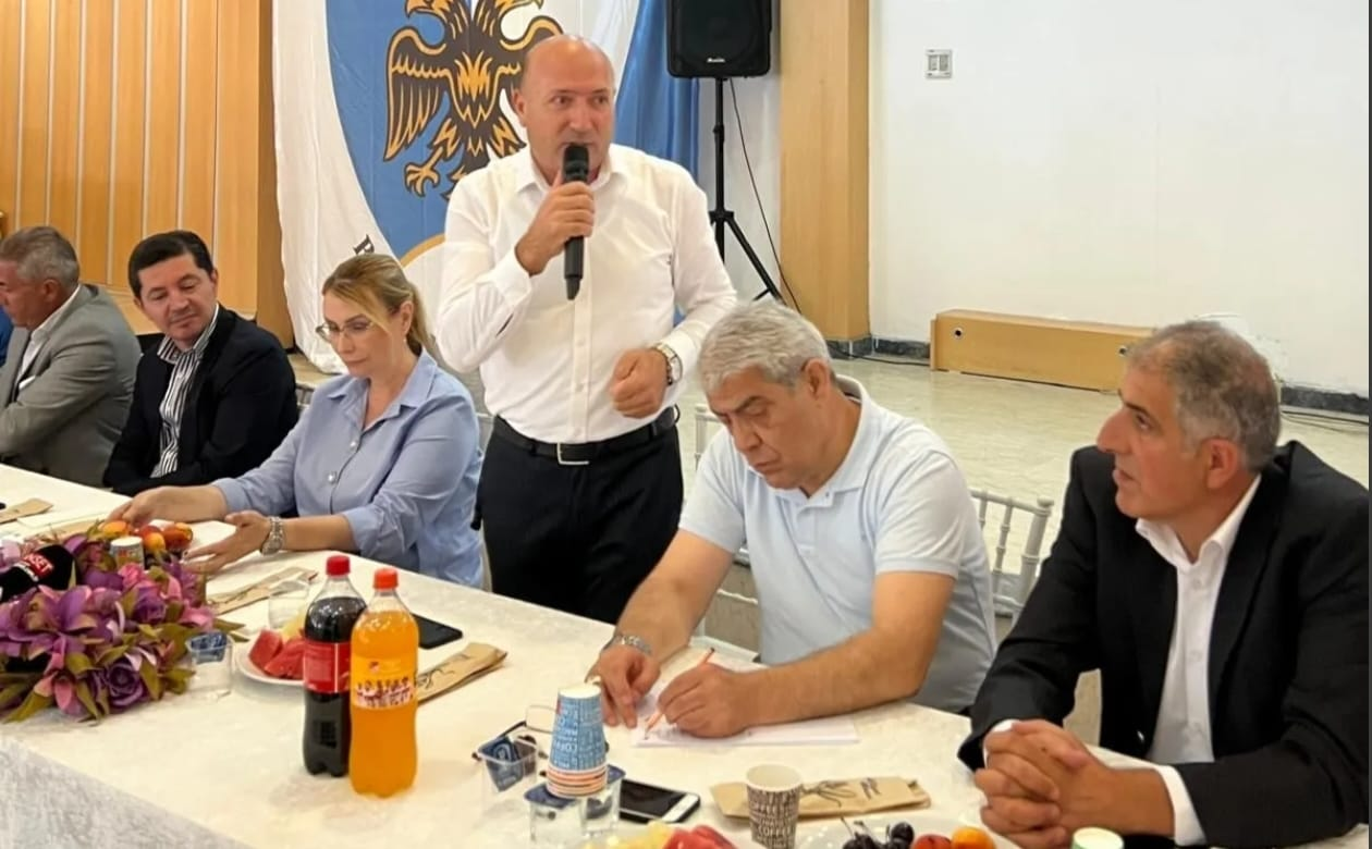 Erzurum Dernek Başkanları Altınova'da Buluştu: ERKON İstişare Toplantısında Birlik ve Dayanışma Mesajı 7 Erzurum Dernek Başkanları Altınova'da Buluştu: ERKON İstişare Toplantısında Birlik ve Dayanışma Mesajı