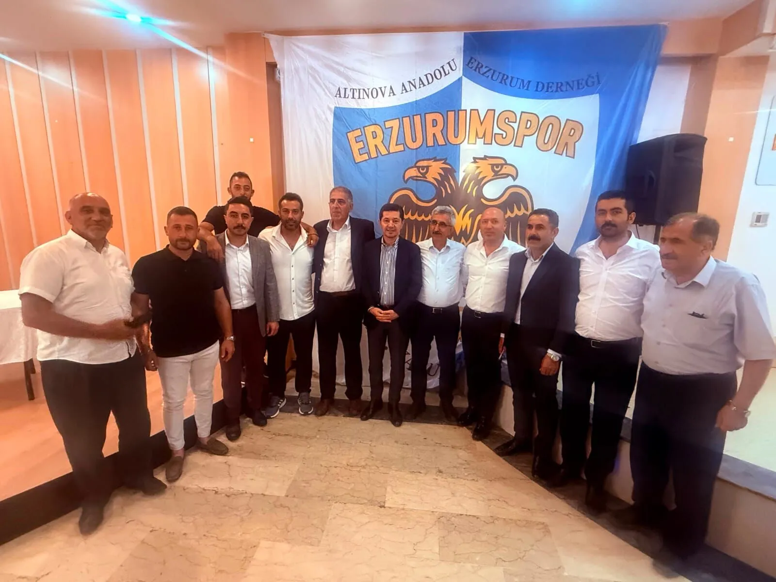 Erzurum Dernek Başkanları Altınova'da Buluştu: ERKON İstişare Toplantısında Birlik ve Dayanışma Mesajı 10 Erzurum Dernek Başkanları Altınova'da Buluştu: ERKON İstişare Toplantısında Birlik ve Dayanışma Mesajı