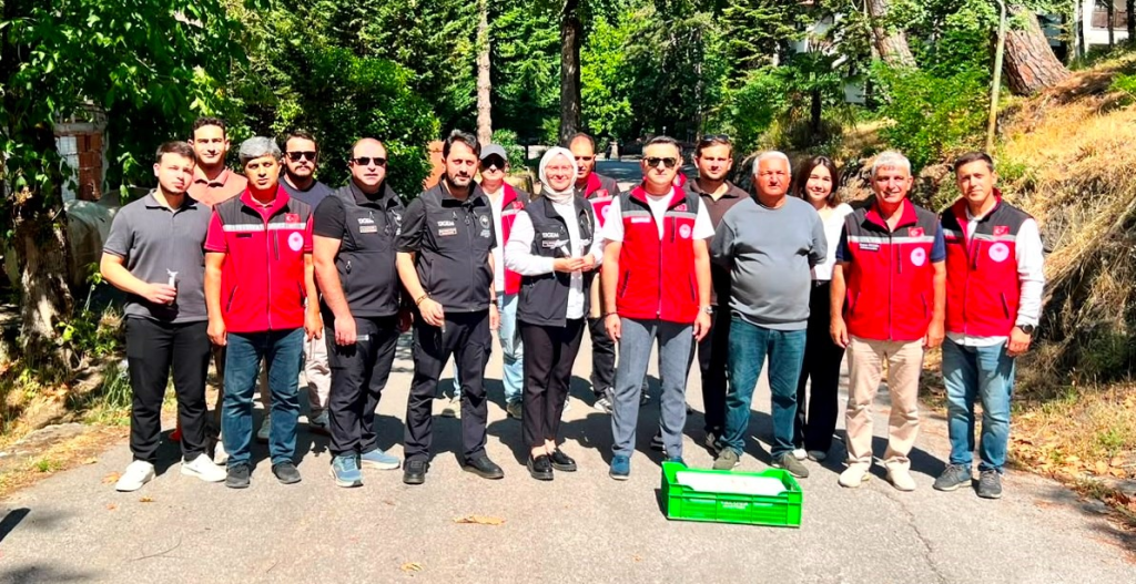 Yalova'da Kahverengi Kokarcaya Karşı Biyolojik Mücadele: 5 Bin Samuray Arısı Doğaya Salındı