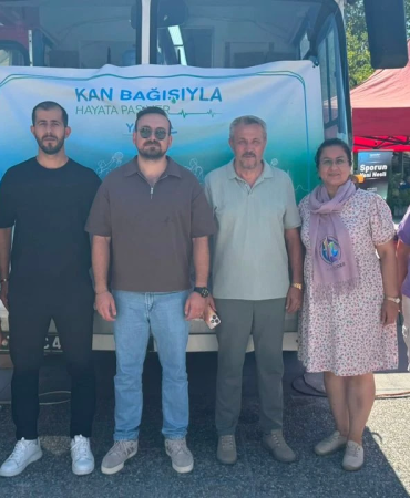 Yalova'da "Kan Bağışıyla Hayata Pas Ver" Etkinliği Büyük İlgi Gördü: Kazanan Hayat Oldu 7 Yalova'da "Kan Bağışıyla Hayata Pas Ver" Etkinliği Büyük İlgi Gördü: Kazanan Hayat Oldu