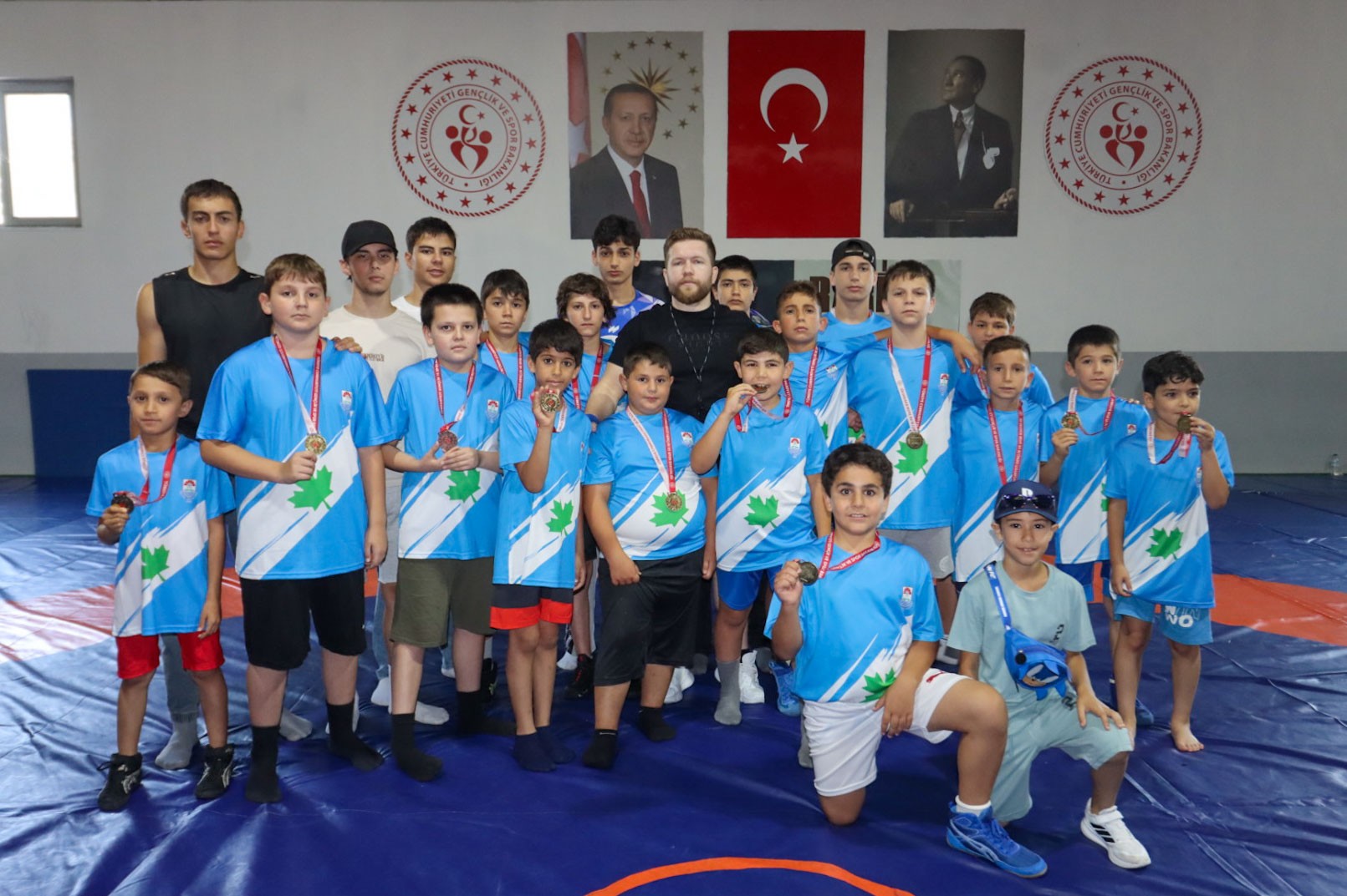 Yalova Belediyesi Spor Kulübü Güreşçilerinden Madalya Yağmuru: İl Seçmelerine 23 Madalya ile Damga Vurdular 4 Yalova Belediyesi Spor Kulübü Güreşçilerinden Madalya Yağmuru: İl Seçmelerine 23 Madalya ile Damga Vurdular