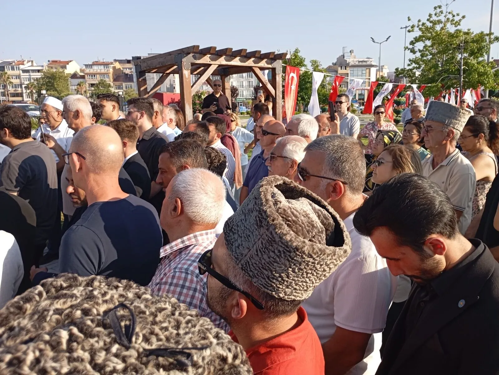 Yalova'da 21 Mayıs 1864 Kafkas Sürgünü Anıtı Törenle Açıldı: Sürgün Kurbanları Dualarla Anıldı 5 Yalova'da 21 Mayıs 1864 Kafkas Sürgünü Anıtı Törenle Açıldı: Sürgün Kurbanları Dualarla Anıldı