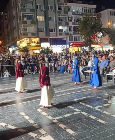 YAFEM 29. Türk Boyları Kültür Şöleni Çınarcık'ta Kültürleri Buluşturdu: Renkli Gösteriler Büyük Beğeni Topladı 7 YAFEM 29. Türk Boyları Kültür Şöleni Çınarcık'ta Kültürleri Buluşturdu: Renkli Gösteriler Büyük Beğeni Topladı