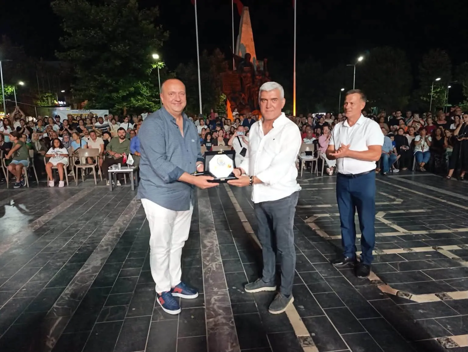 YAFEM 29. Türk Boyları Kültür Şöleni Çınarcık'ta Kültürleri Buluşturdu: Renkli Gösteriler Büyük Beğeni Topladı 6 YAFEM 29. Türk Boyları Kültür Şöleni Çınarcık'ta Kültürleri Buluşturdu: Renkli Gösteriler Büyük Beğeni Topladı