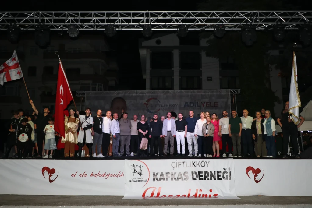 Çiftlikköy’de Kafkas Halk Dansları Festivali Coşkusu: Kafkas Şöleni Renkli Gösterilerle Sona Erdi