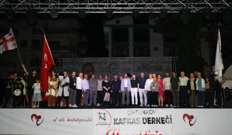 Çiftlikköy’de Kafkas Halk Dansları Festivali Coşkusu: Kafkas Şöleni Renkli Gösterilerle Sona Erdi 6 Çiftlikköy’de Kafkas Halk Dansları Festivali Coşkusu: Kafkas Şöleni Renkli Gösterilerle Sona Erdi