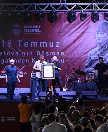 Kurtuluşun 105. Yılında Müzik ve Futbol Coşkusu Bir Arada