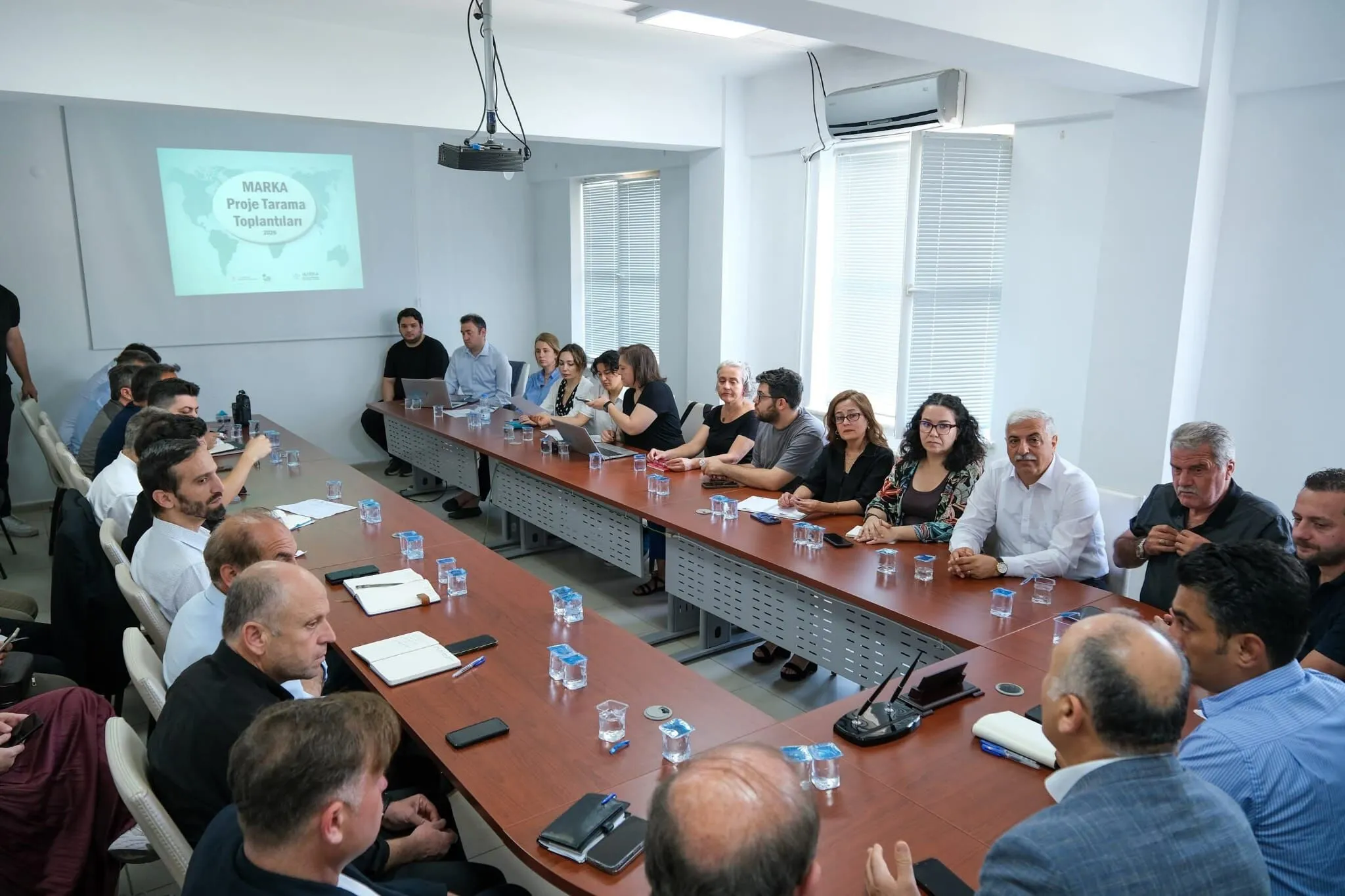 Çınarcık’ın Kalkınma Projeleri MARKA Toplantısında Değerlendirildi: Yeni Yatırım ve İş Birliği Fırsatları Masaya Yatırıldı 4 Çınarcık’ın Kalkınma Projeleri MARKA Toplantısında Değerlendirildi: Yeni Yatırım ve İş Birliği Fırsatları Masaya Yatırıldı