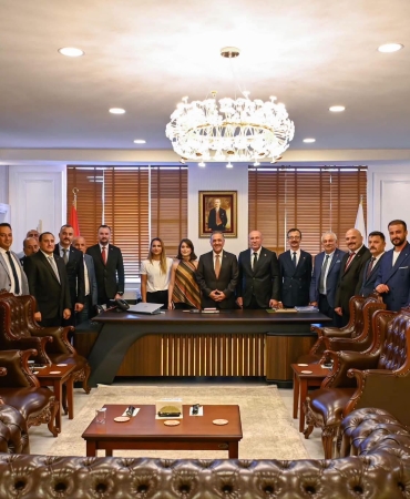 Vali Usta’dan MHP Yalova İl Başkanı Mustafa Deviren ve Yönetimine Başarı Mesajı 8 Vali Usta’dan MHP Yalova İl Başkanı Mustafa Deviren ve Yönetimine Başarı Mesajı