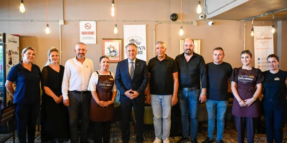 Yalova Sütlüsü’ne Vali Usta’dan Destek: “Yerel Üretkenliğe Katkı Sunuyorlar” 53 Yalova Sütlüsü’ne Vali Usta’dan Destek: “Yerel Üretkenliğe Katkı Sunuyorlar”