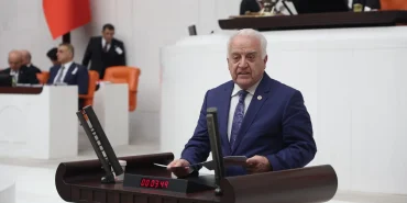 Tahsin Becan: “Demokrasi Seçimle, Partiler Kurultayla Yaşar” 43 Tahsin Becan: “Demokrasi Seçimle, Partiler Kurultayla Yaşar”