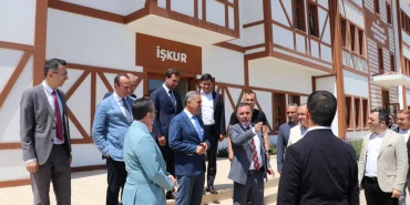 Vali Ahmet Hamdi Usta Yalova OSB'de İncelemelerde Bulundu: "Yalova, Türkiye'nin Örnek Sanayi Ekosistemlerinden Biri Oluyor" 7 Vali Ahmet Hamdi Usta Yalova OSB'de İncelemelerde Bulundu: "Yalova, Türkiye'nin Örnek Sanayi Ekosistemlerinden Biri Oluyor"