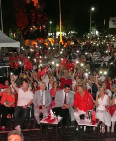 ÇINARCIK’TA 30 AĞUSTOS ZAFER BAYRAMI COŞKUYLA KUTLANDI 8 ÇINARCIK’TA 30 AĞUSTOS ZAFER BAYRAMI COŞKUYLA KUTLANDI