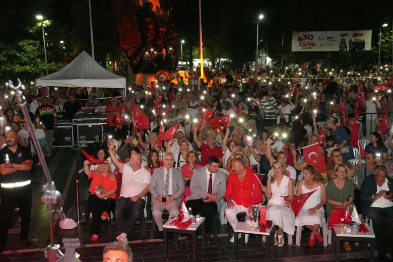 ÇINARCIK’TA 30 AĞUSTOS ZAFER BAYRAMI COŞKUYLA KUTLANDI