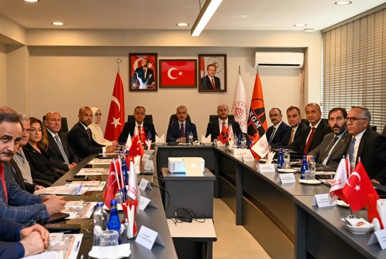 Ulaştırma Bakanı Abdulkadir Uraloğlu Yalova'da Ulaşım Yatırımlarını İnceledi 4 Ulaştırma Bakanı Abdulkadir Uraloğlu Yalova'da Ulaşım Yatırımlarını İnceledi