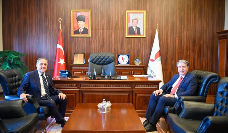Yalova’da Üniversite Yönetiminde Yeni Dönem: Vali Usta’dan Rektör Bahçekapılı’ya Hayırlı Olsun Ziyareti