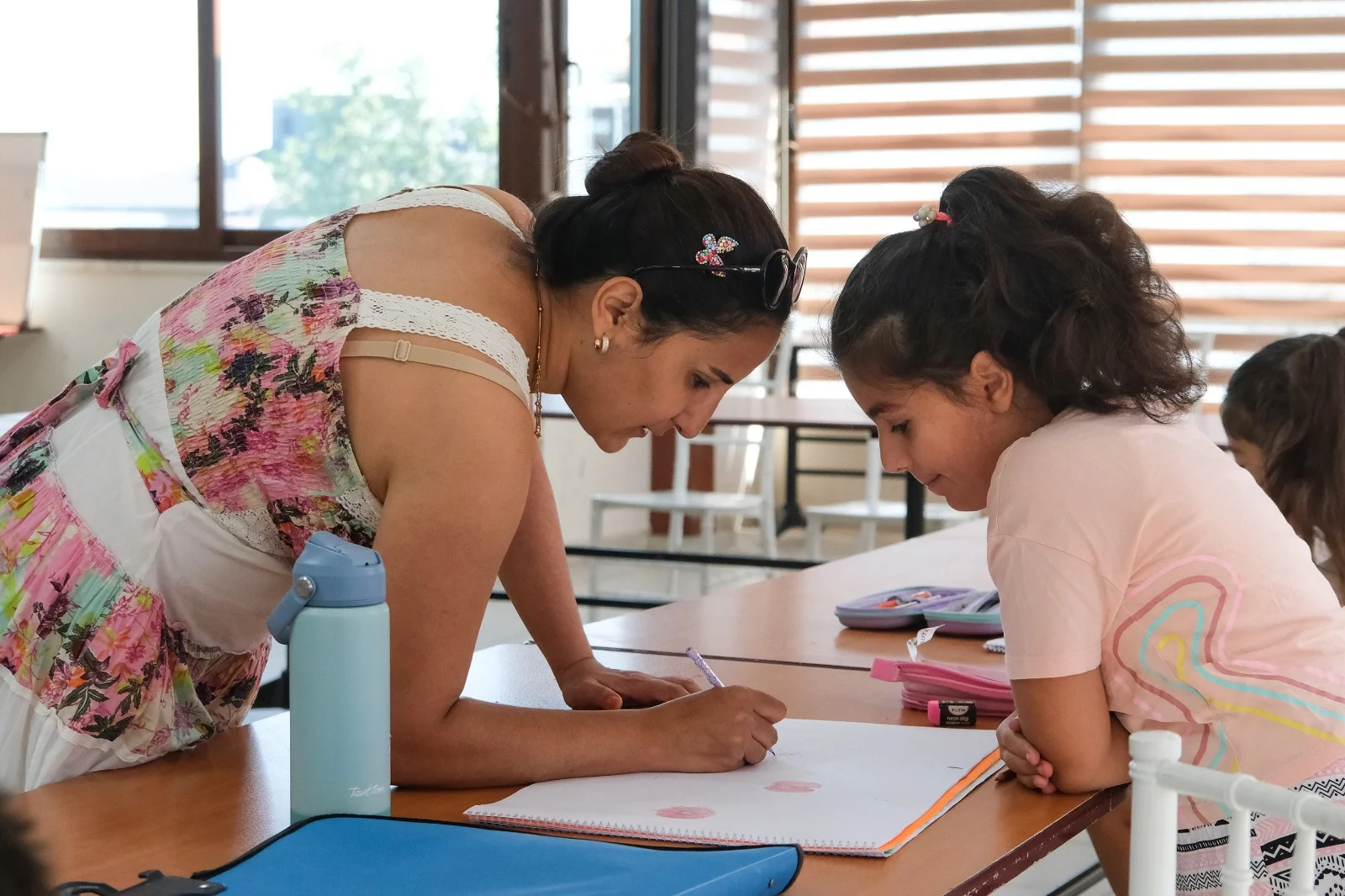 Minik Ressamlar Çiftlikköy’de Sanatla Buluşuyor 5 Minik Ressamlar Çiftlikköy’de Sanatla Buluşuyor