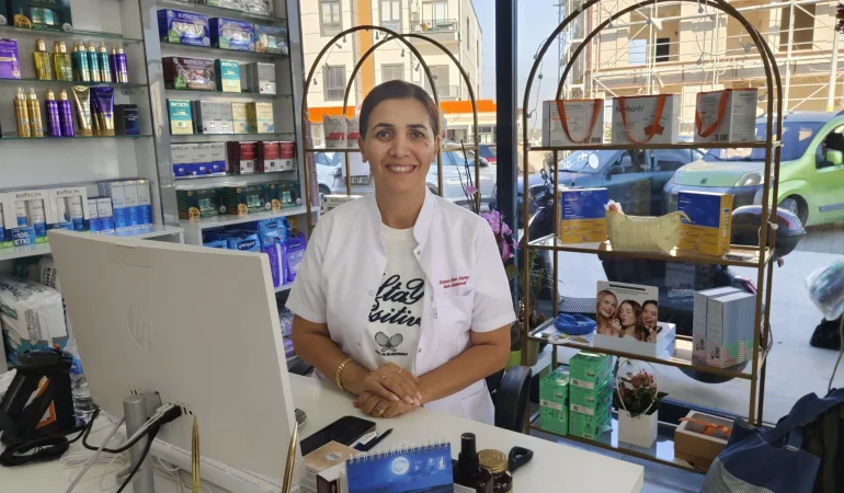 İdealist Eczacı İrem Sarıcı: Mesleğini İnsan Odaklı Bir Anlayışla Sürdürüyor