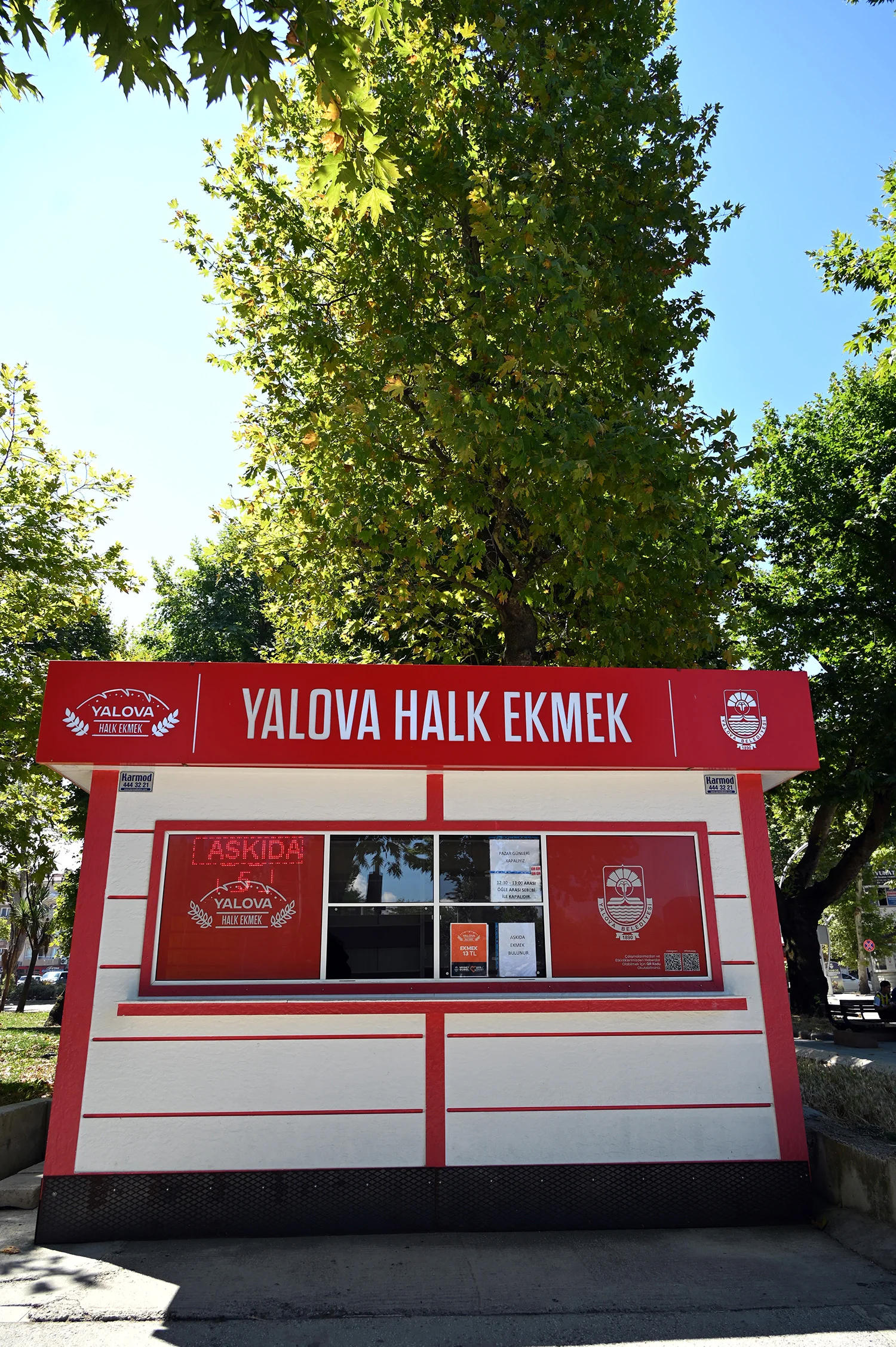 Yalova'da "Askıda Ekmek" Dayanışması Büyüyor: Halk Ekmek Noktalarında İyilik Köprüsü