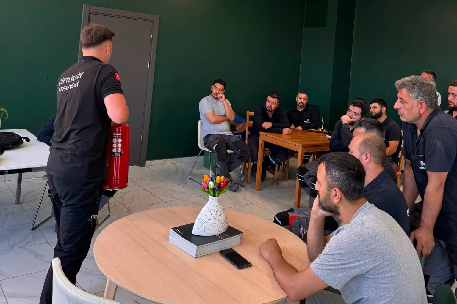 Çiftlikköy İtfaiyesi'nden Yalova OSB'de Yangın Güvenliği Eğitimi 5 Çiftlikköy İtfaiyesi'nden Yalova OSB'de Yangın Güvenliği Eğitimi