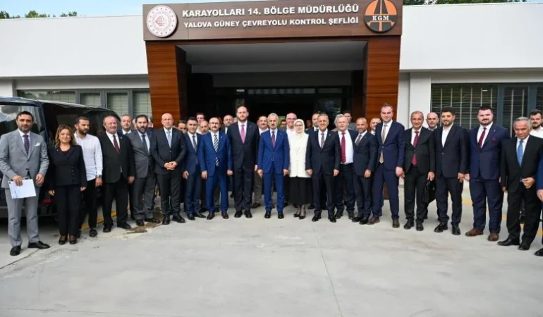 Ulaştırma Bakanı Abdulkadir Uraloğlu Yalova'da Ulaşım Yatırımlarını İnceledi 1 Ulaştırma Bakanı Abdulkadir Uraloğlu Yalova'da Ulaşım Yatırımlarını İnceledi