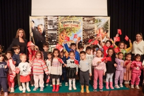 YALOVA’DA CUMHURİYET BAYRAMI COŞKUSU ÇOCUK TİYATROSUYLA RENKLENDİ 6 YALOVA’DA CUMHURİYET BAYRAMI COŞKUSU ÇOCUK TİYATROSUYLA RENKLENDİ