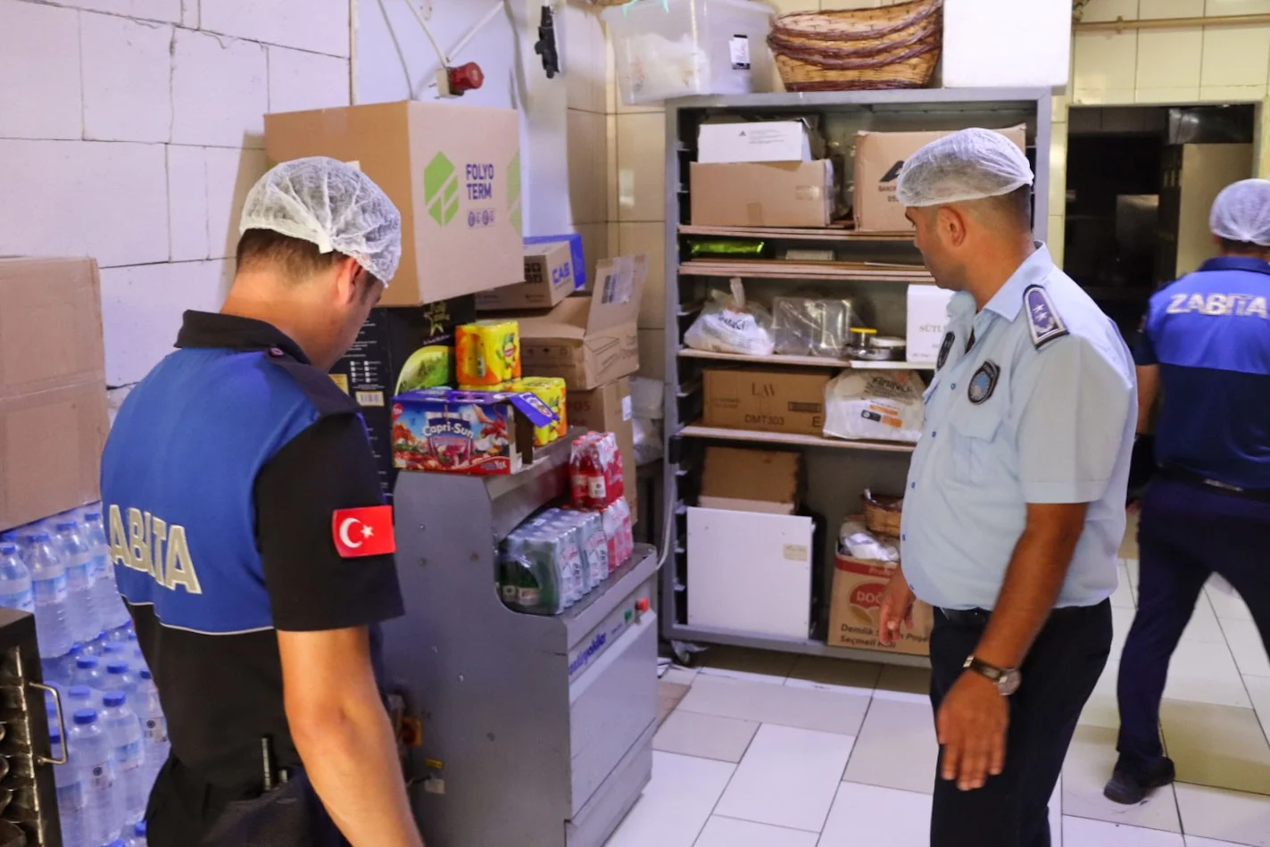 Zabıta Ekiplerinden Fırınlara Rutin Denetim 4 Zabıta Ekiplerinden Fırınlara Rutin Denetim