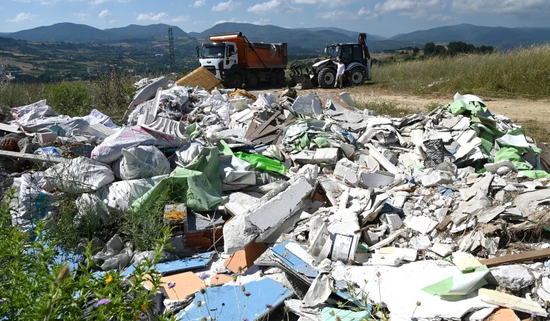 Yalova Belediyesi’nden Kaba Atık ve Ev Eşyaları İçin Toplama Hizmeti 6 Yalova Belediyesi’nden Kaba Atık ve Ev Eşyaları İçin Toplama Hizmeti