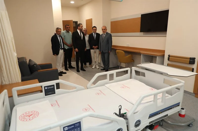 Vali Erol, 1200 Yataklı Ordu Şehir Hastanesinde İncelemelerde Bulundu 4 Vali Erol, 1200 Yataklı Ordu Şehir Hastanesinde İncelemelerde Bulundu