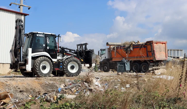 Yalova Belediyesi’nden Kirazlı Sanayi Sitesi’nde Çevre Temizliği ve Denetim Hamlesi 1 Yalova Belediyesi’nden Kirazlı Sanayi Sitesi’nde Çevre Temizliği ve Denetim Hamlesi