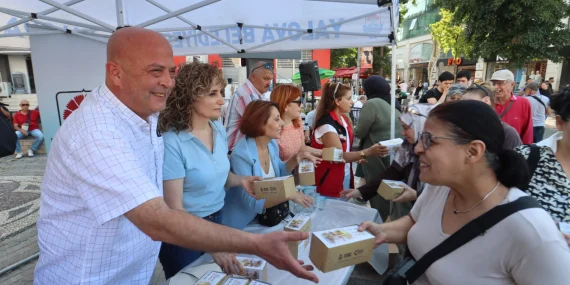 Yalova Belediyesi’nden Mevlid Kandili’nde Kandil Simidi İkramı 10 Yalova Belediyesi’nden Mevlid Kandili’nde Kandil Simidi İkramı