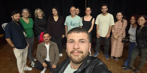 Yalova’da Yetişkinler İçin Karma Tiyatro Çalışmaları Sürüyor 11 Yalova’da Yetişkinler İçin Karma Tiyatro Çalışmaları Sürüyor