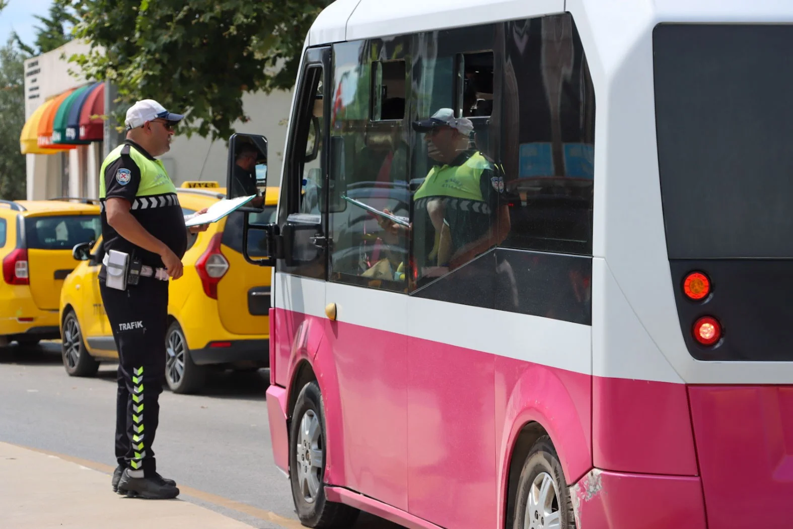 Yalova'da M Plakalı Minibüslere Klima Denetimi 4 Yalova'da M Plakalı Minibüslere Klima Denetimi