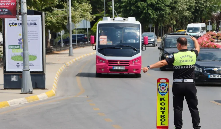 Yalova'da M Plakalı Minibüslere Klima Denetimi 6 Yalova'da M Plakalı Minibüslere Klima Denetimi