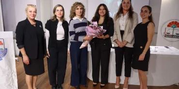YALOVA’DA CUMHURİYET VE KADIN HAKLARI PANELİ DÜZENLENDİ