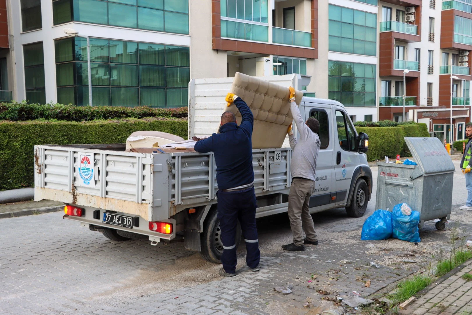 KAZIM KARABEKİR MAHALLESİ’NDE SOKAK SOKAK TEMİZLİK SEFERBERLİĞİ