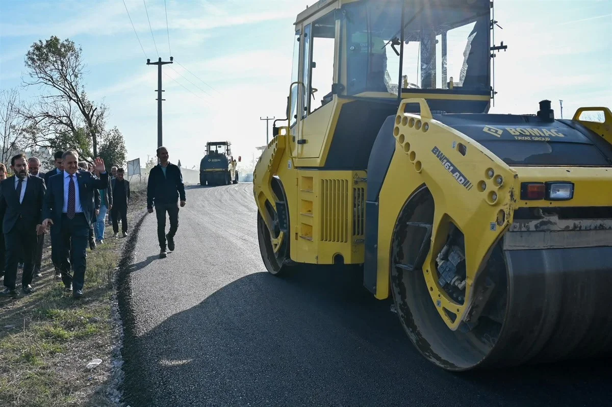 Yalova’da 49,2 Milyon TL’lik Yol Yatırımı Başladı: 5,5 Kilometrelik Güzergâh Asfaltlanıyor 4 Yalova’da 49,2 Milyon TL’lik Yol Yatırımı Başladı: 5,5 Kilometrelik Güzergâh Asfaltlanıyor