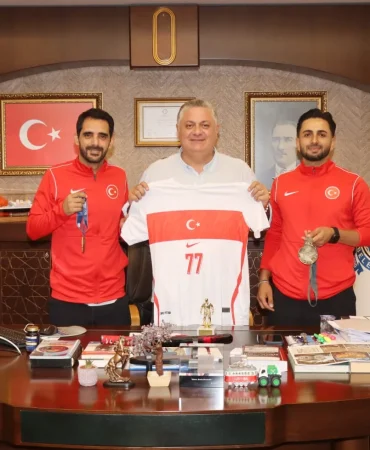 Başkan Gürel, Şampiyon Sporcuları Ağırladı 3 Başkan Gürel, Şampiyon Sporcuları Ağırladı