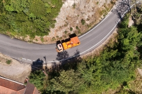 Yalova Köy Yollarında 19 Kilometrelik Yol Çizgi ve Boyama Çalışması Sürüyor 1 Yalova Köy Yollarında 19 Kilometrelik Yol Çizgi ve Boyama Çalışması Sürüyor