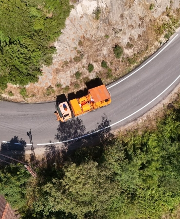 Yalova Köy Yollarında 19 Kilometrelik Yol Çizgi ve Boyama Çalışması Sürüyor