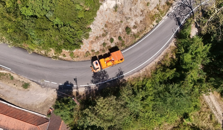 Yalova Köy Yollarında 19 Kilometrelik Yol Çizgi ve Boyama Çalışması Sürüyor 6 Yalova Köy Yollarında 19 Kilometrelik Yol Çizgi ve Boyama Çalışması Sürüyor