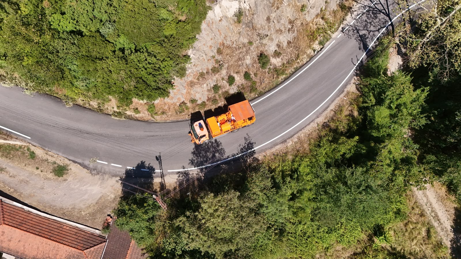 Yalova Köy Yollarında 19 Kilometrelik Yol Çizgi ve Boyama Çalışması Sürüyor 5 Yalova Köy Yollarında 19 Kilometrelik Yol Çizgi ve Boyama Çalışması Sürüyor