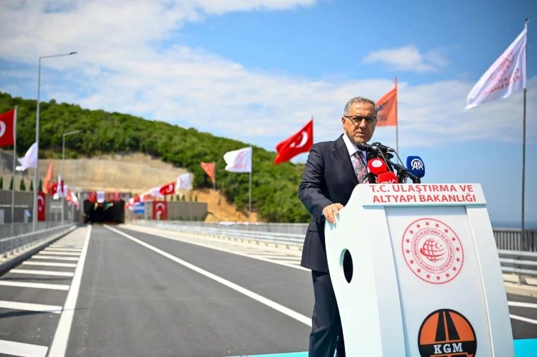 Yalova-Armutlu Yolu Esenköy Varyantı Açıldı: Seyahat Süresi 30 Dakikaya Düştü 5 Yalova-Armutlu Yolu Esenköy Varyantı Açıldı: Seyahat Süresi 30 Dakikaya Düştü