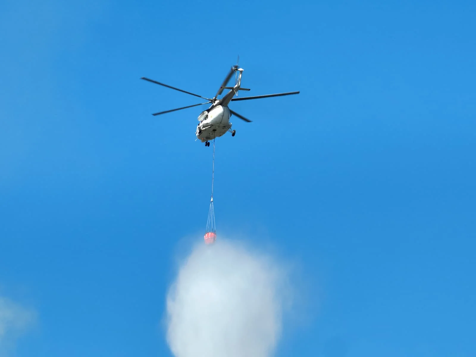 Armutlu-Gemlik Orman Yangını Kontrol Altına Alındı! 227 Personel ve 5 Helikopterle Dev Müdahale 6 Armutlu-Gemlik Orman Yangını Kontrol Altına Alındı! 227 Personel ve 5 Helikopterle Dev Müdahale