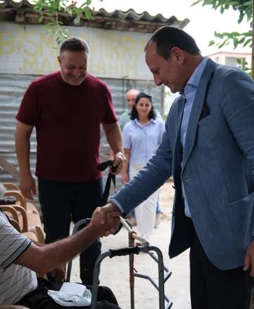 Başkan Yele'den Anlamlı Ziyaret: Hamza Aydın'ın Tekerlekli Sandalye Talebini Kendi Elleriyle Karşıladı